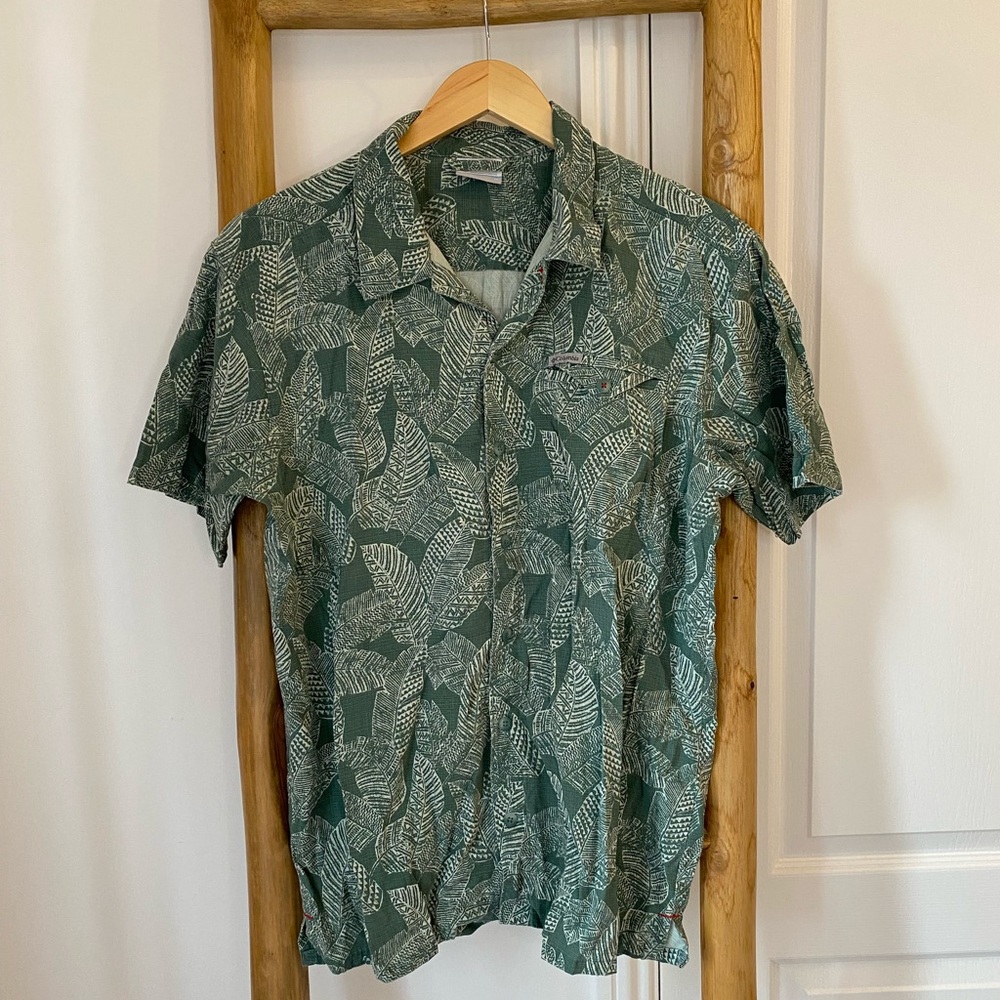 Columbia Short Sleeve Button Up Men's Medium Green Hawaiian Palm Print Casual